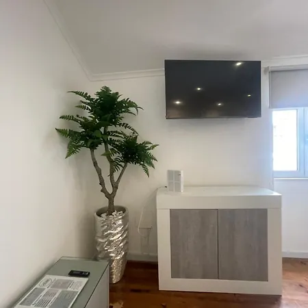 公寓 Dina House