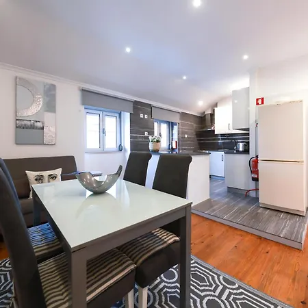 Dina House 纳扎雷