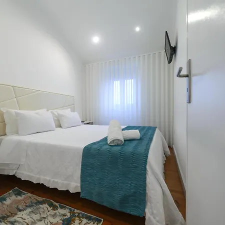 Dina House Appartamento Nazaré